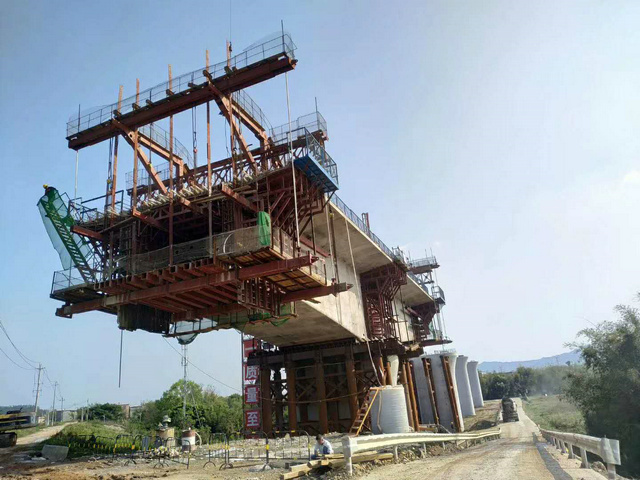 惠州博羅中鐵十六局80米掛籃安裝